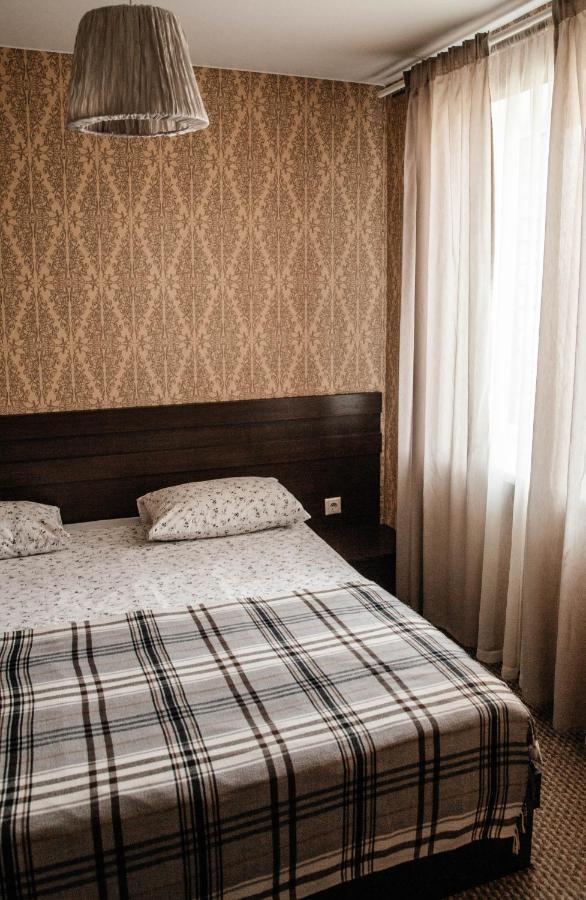 Mini-Hotel La Menska Minsk Buitenkant foto